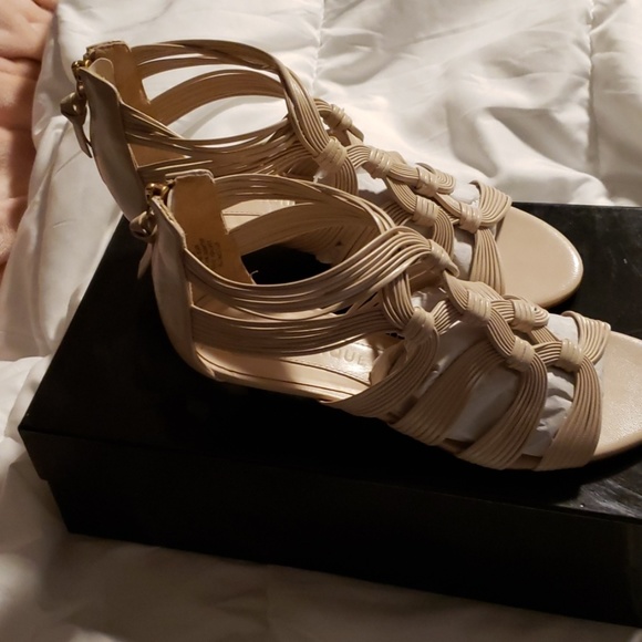 Shoes - Picture 2 of 3